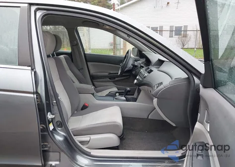 2010 Honda Accord 2.4 Lx-P z USA, uszkodzony, nr VIN 1HGCP2F44AA195418